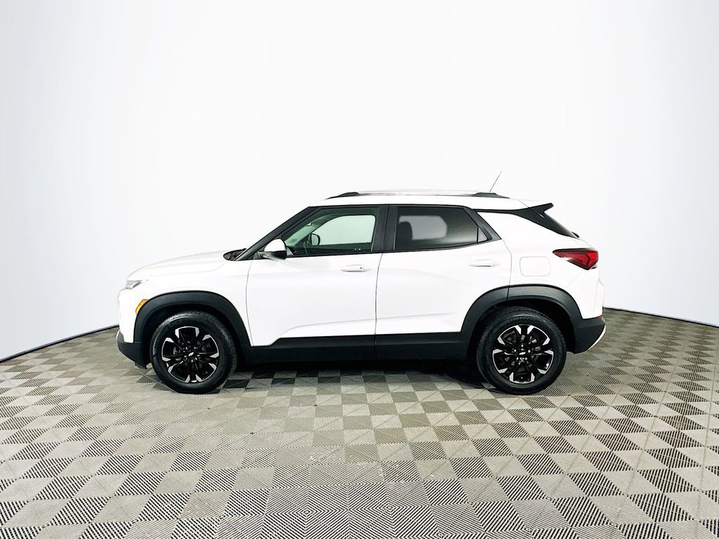 Used 2021 Chevrolet TrailBlazer LT w/ Premium Seating Package FWD image 7