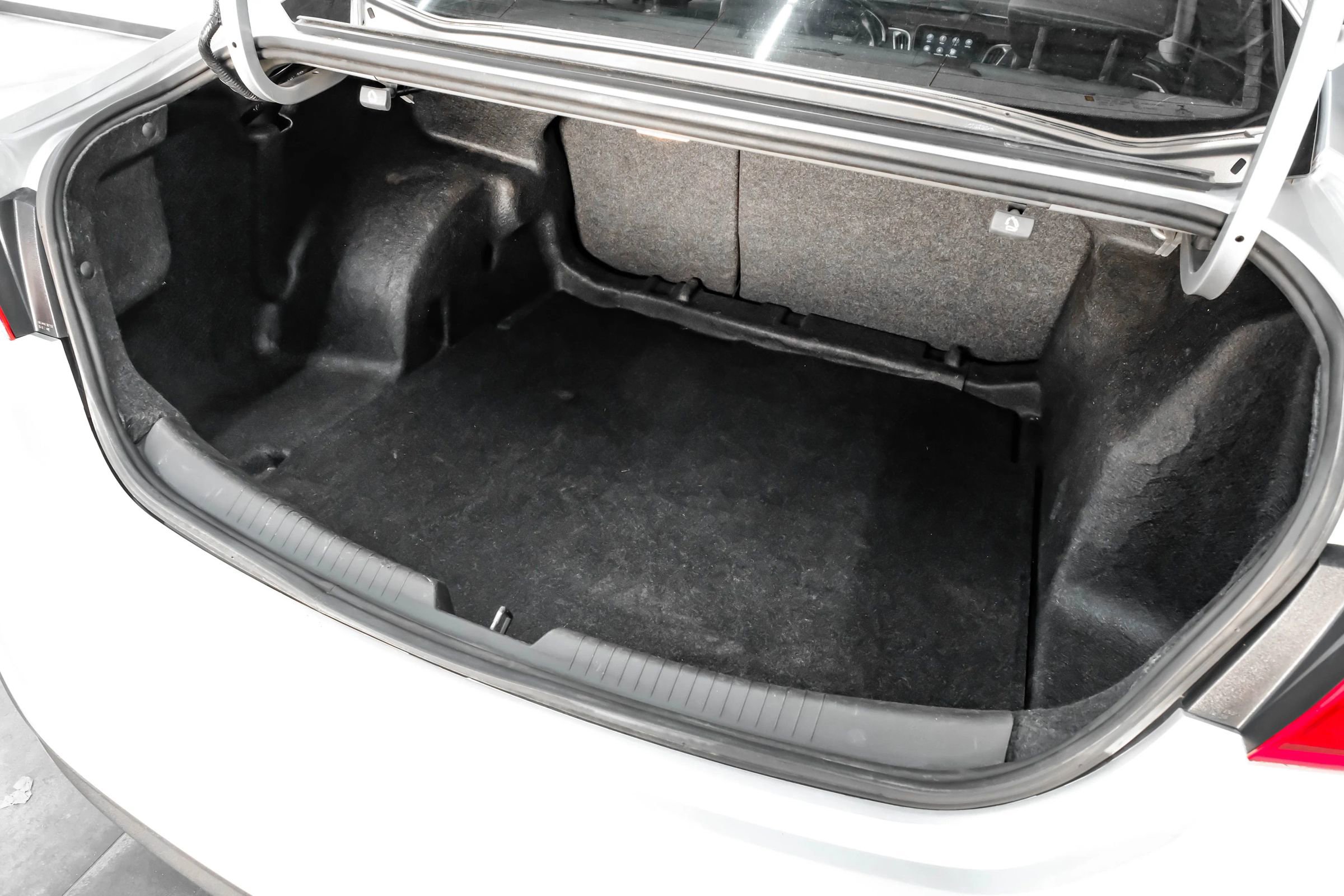 Used 2021 Chevrolet Malibu RS image 52