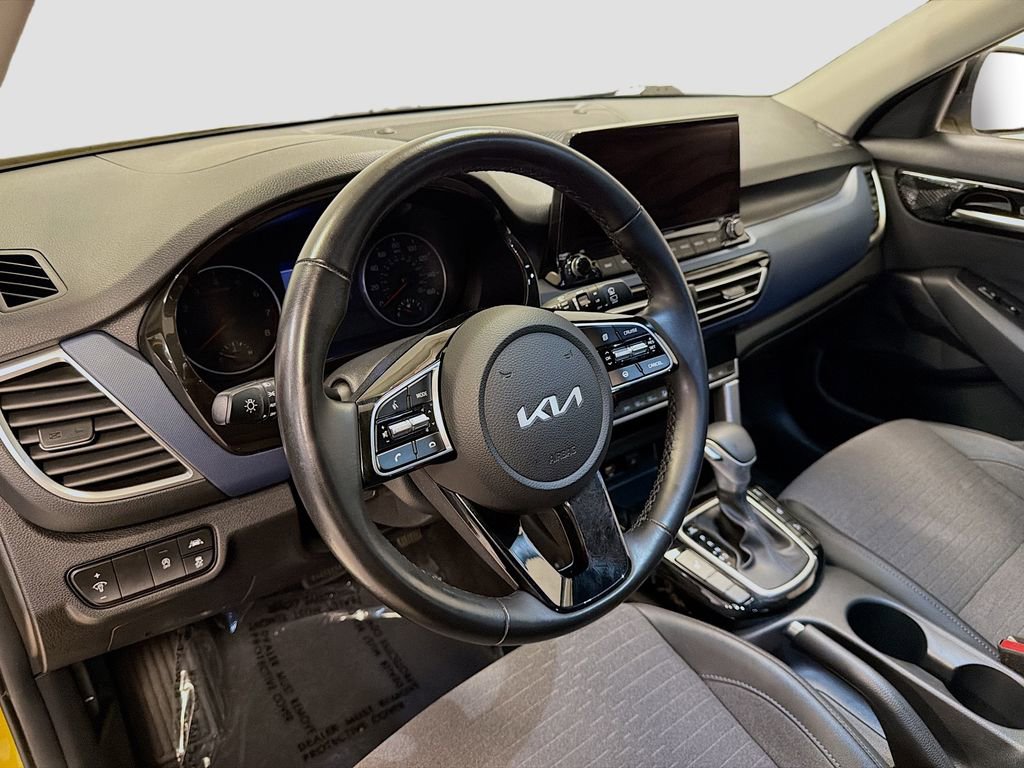 Used 2022 Kia Seltos S AWD/4WD image 12