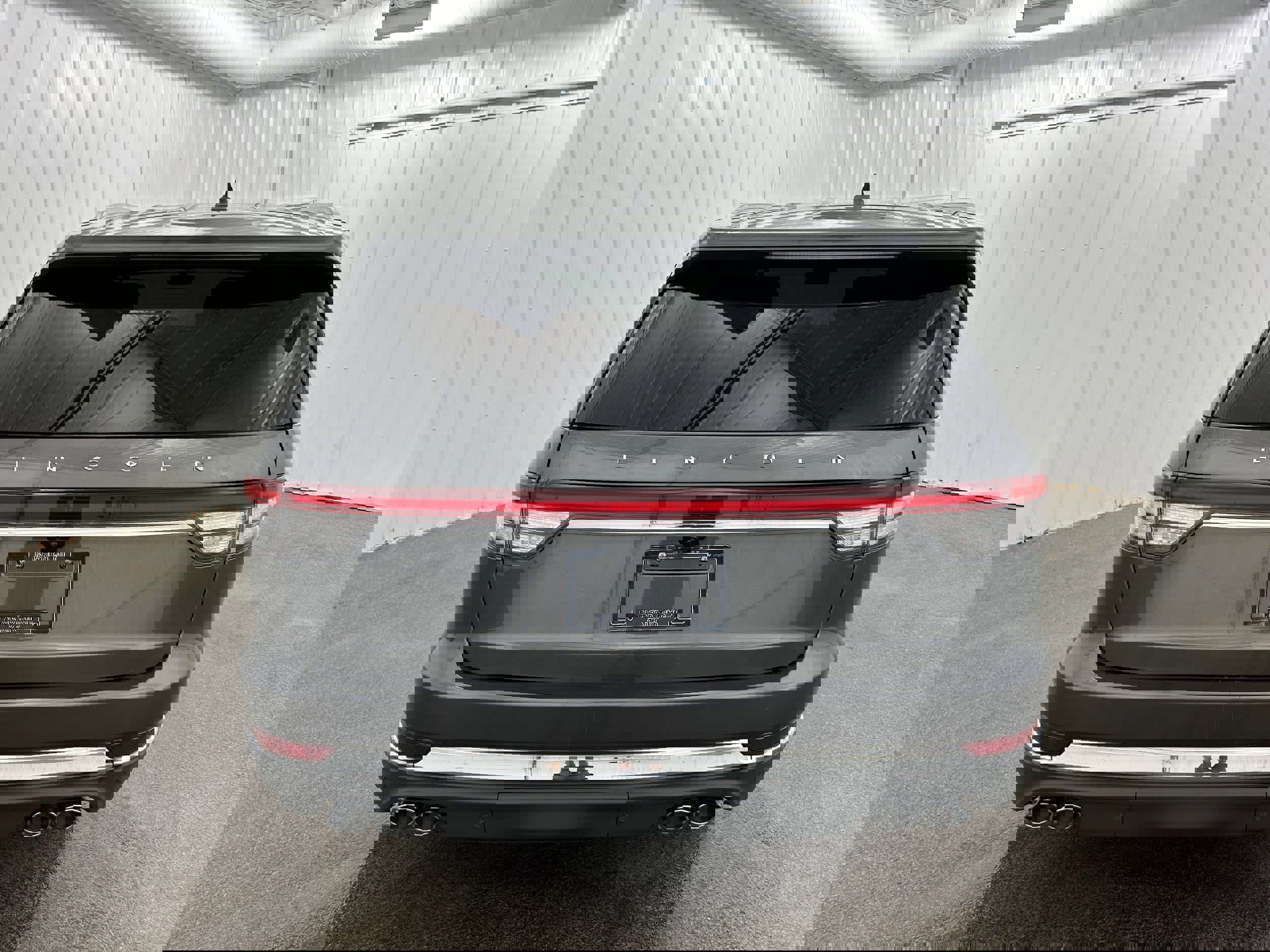 Used 2020 Lincoln Aviator Reserve w/ Class IV Trailer Tow Package image 30