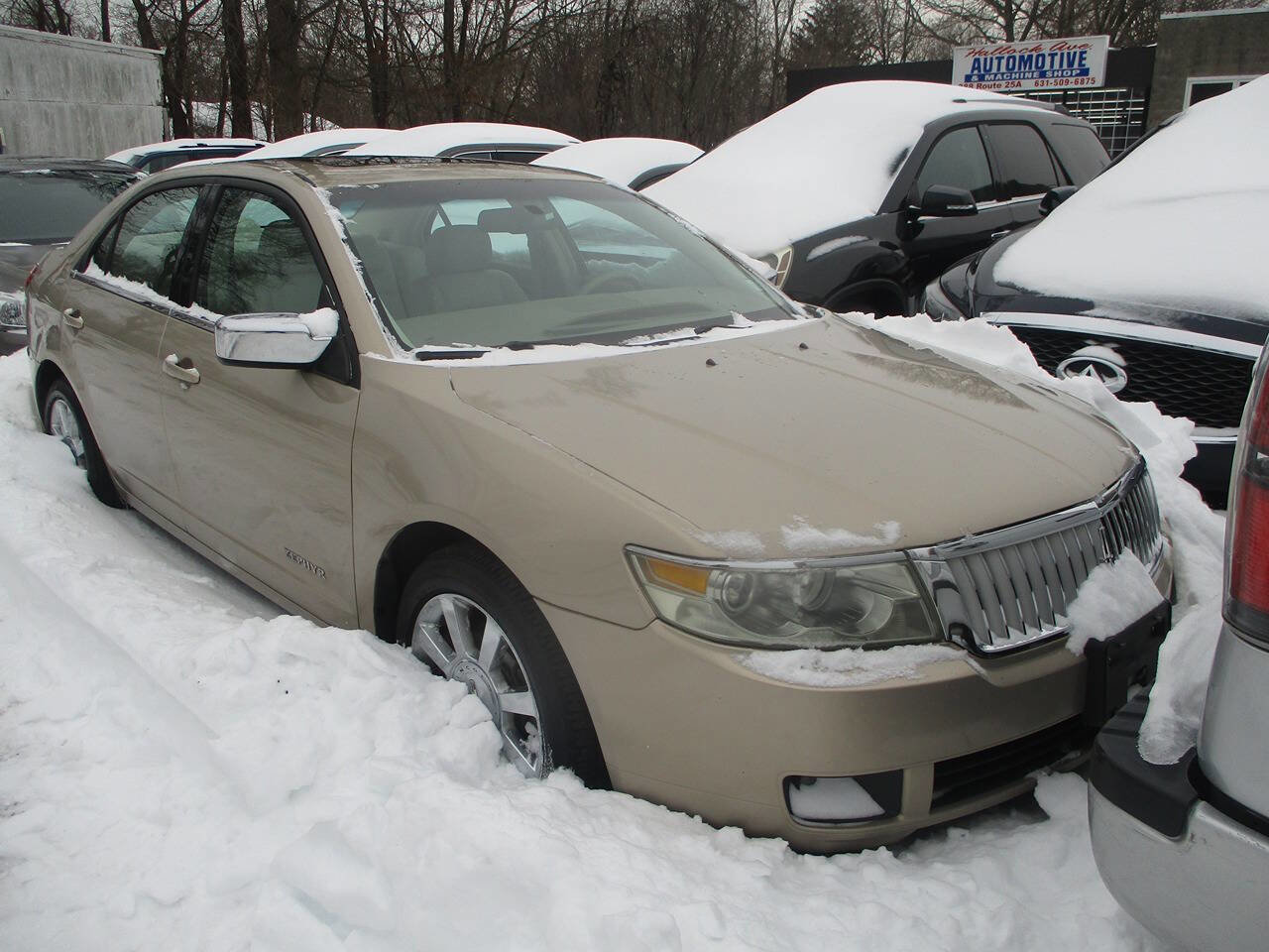 Used 2006 Lincoln Zephyr image 2
