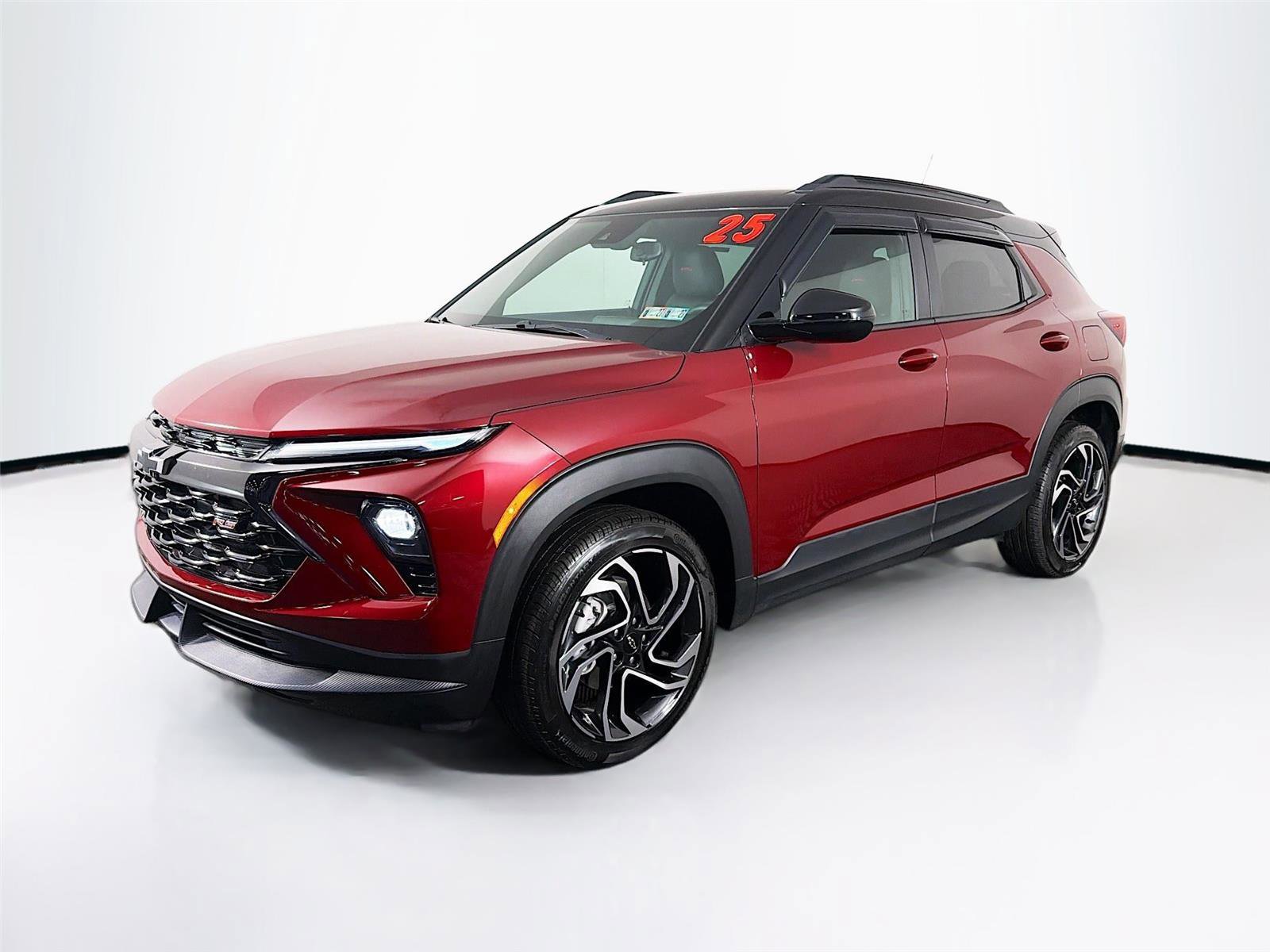 Used 2025 Chevrolet TrailBlazer RS w/ Driver Confidence Package AWD/4WD image 3