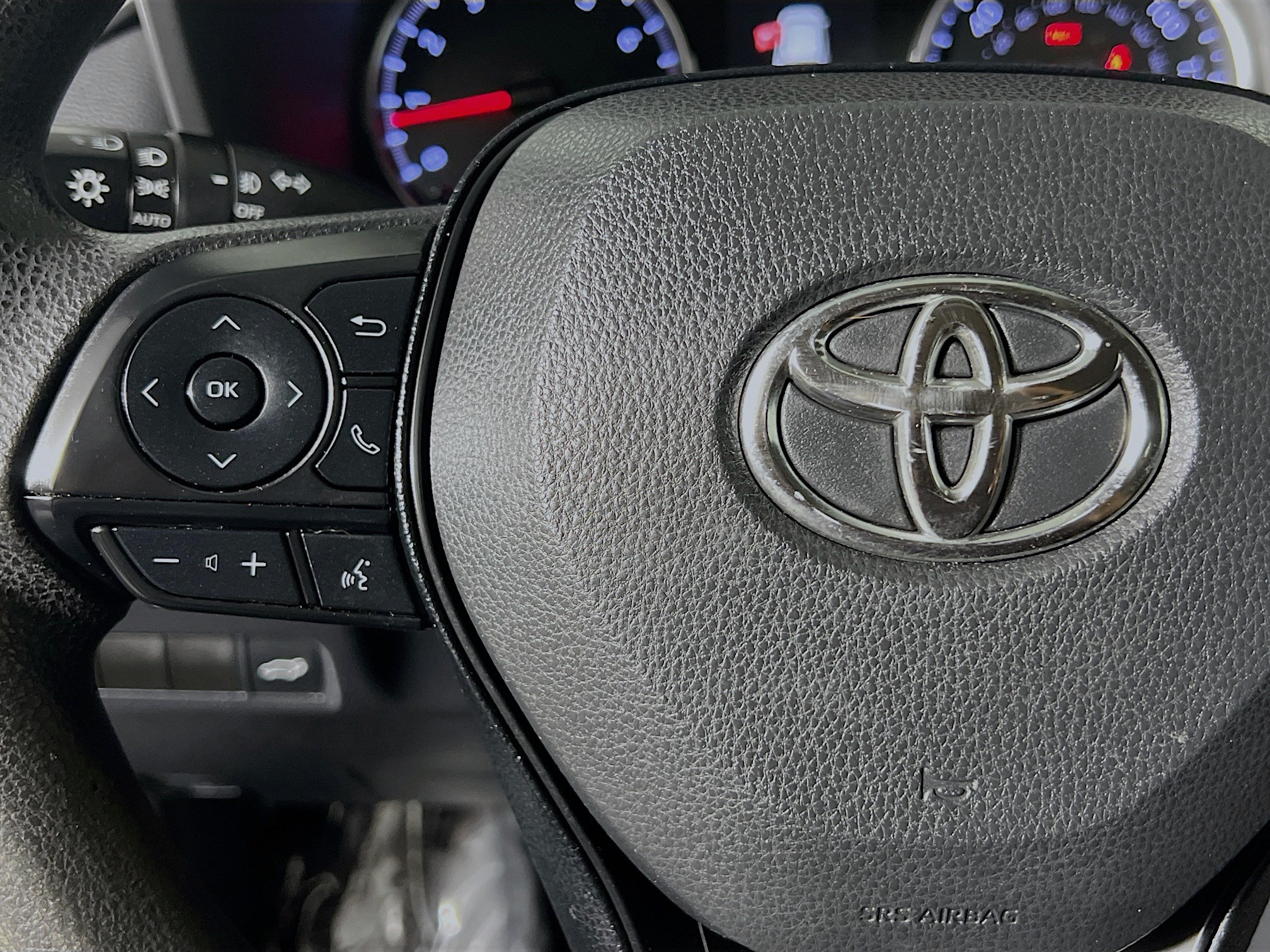 Used 2019 Toyota RAV4 XLE w/ Convenience Package FWD image 19