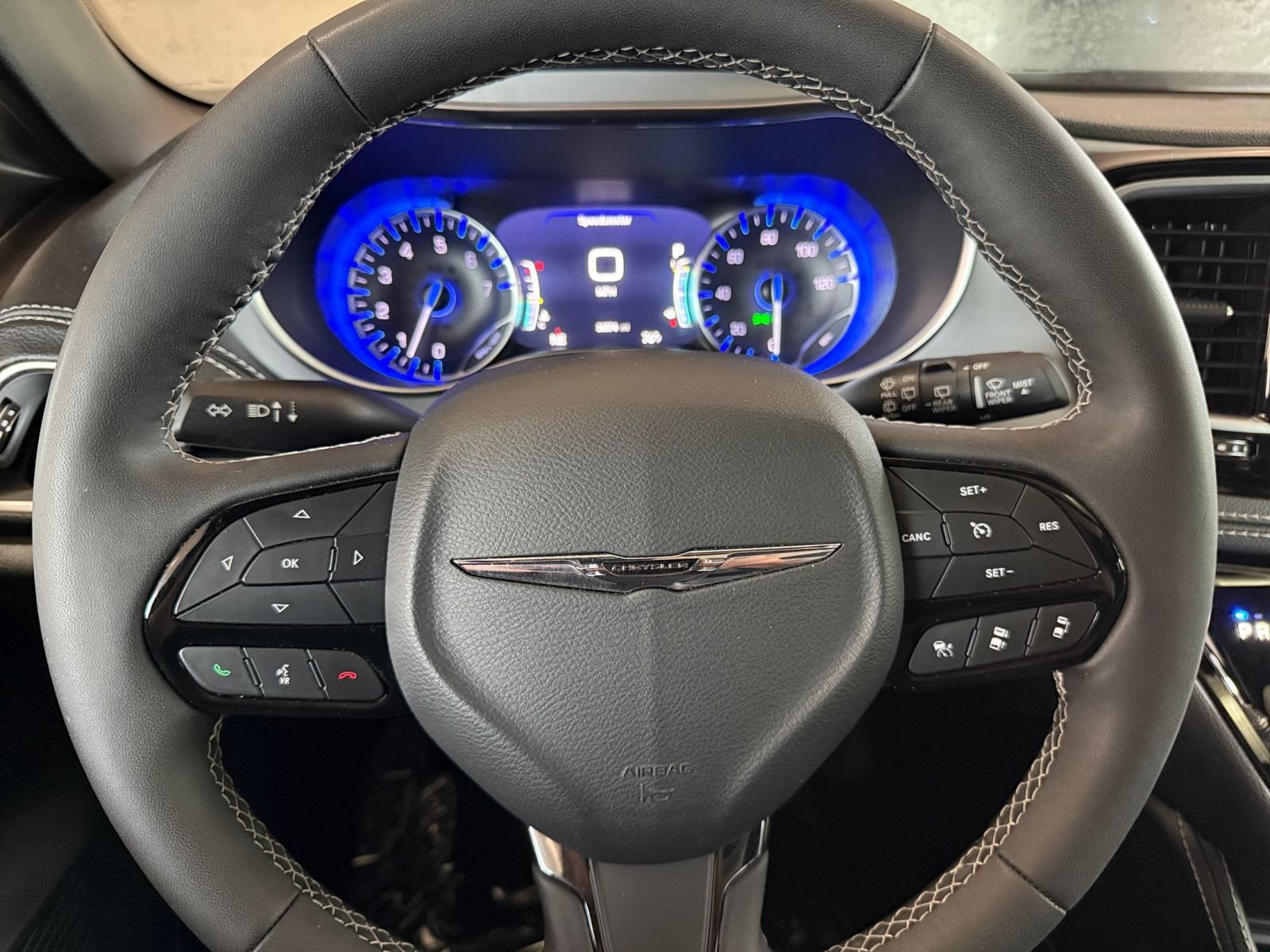Used 2025 Chrysler Pacifica Limited FWD image 40