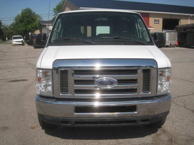 Used 2014 Ford E-250 and Econoline 250 w/ Power Group RWD image 2