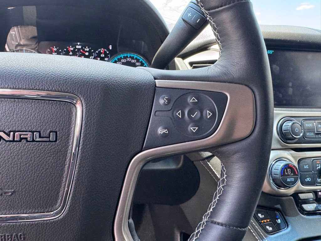 Used 2017 GMC Yukon Denali AWD/4WD image 18