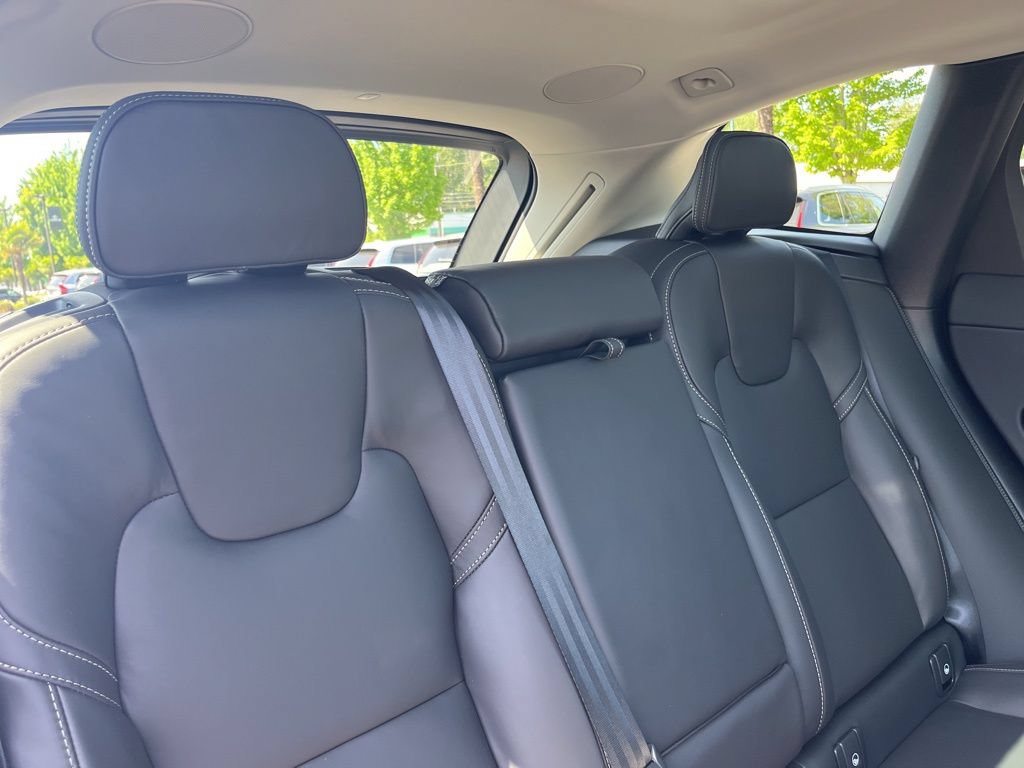 New 2026 Volvo XC60 B5 Ultra w/ Protection Package Premier AWD/4WD image 18