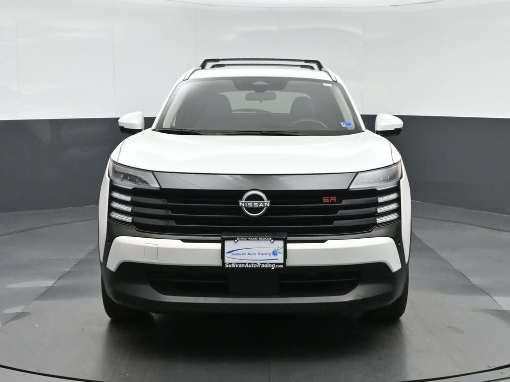 Used 2025 Nissan Kicks SR FWD image 2