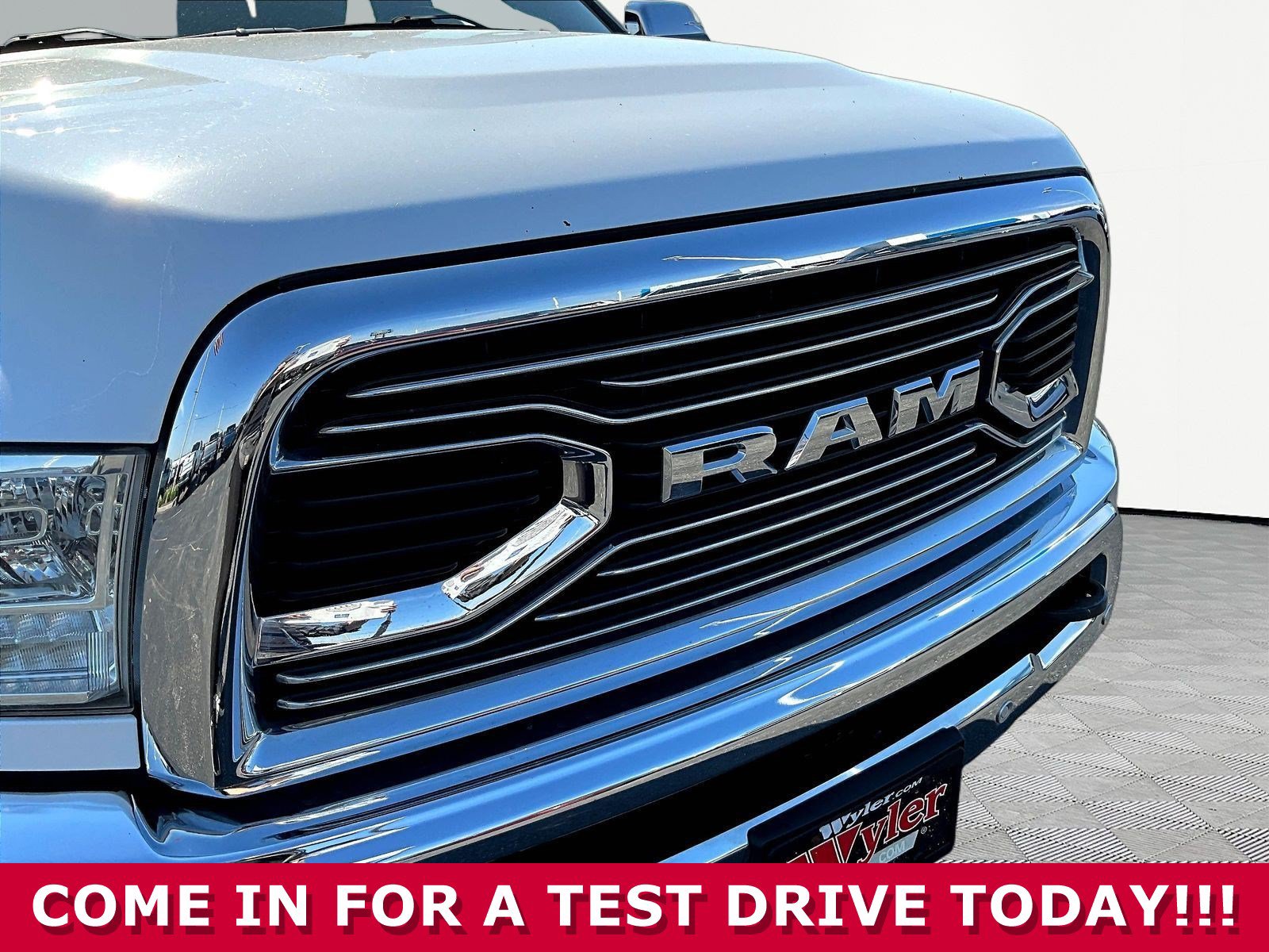 Used 2018 RAM 3500 Laramie Longhorn AWD/4WD image 30