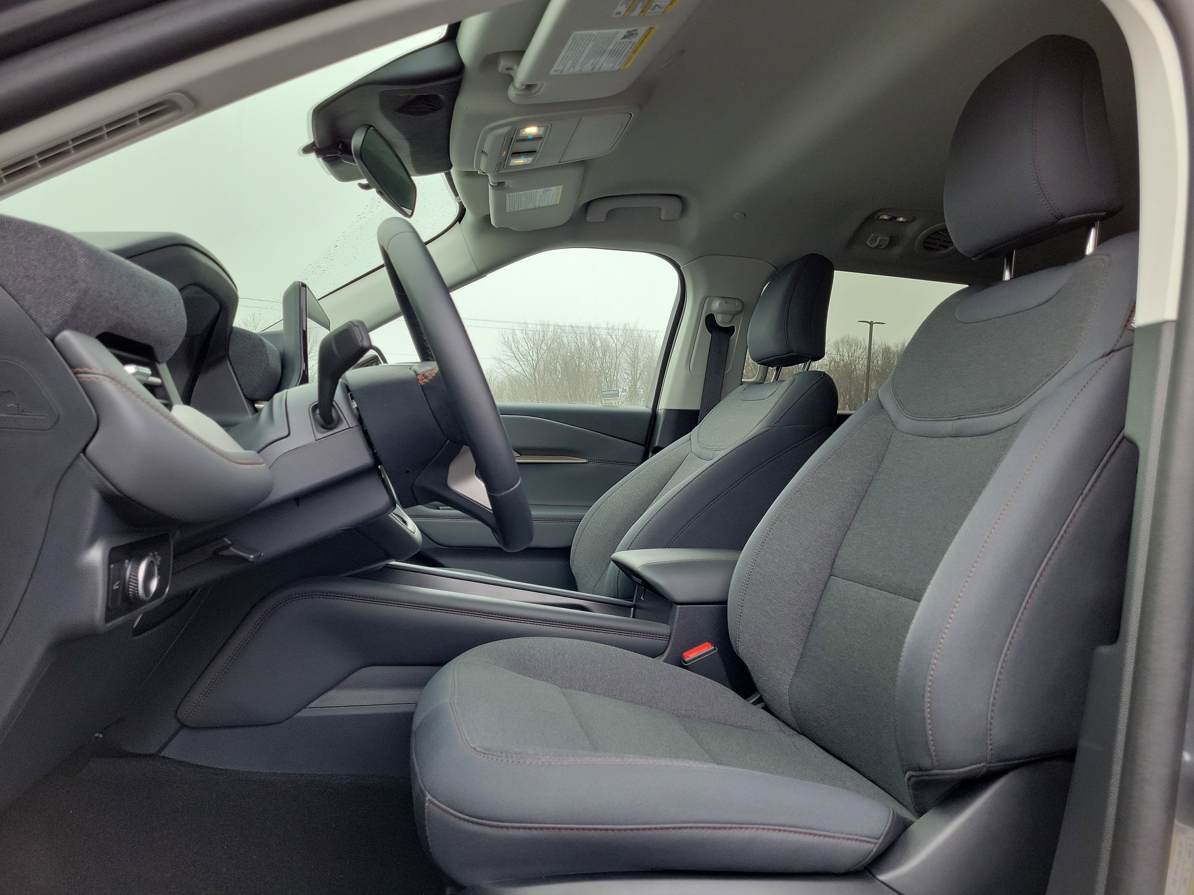 Certified 2025 Ford Explorer Active image 21