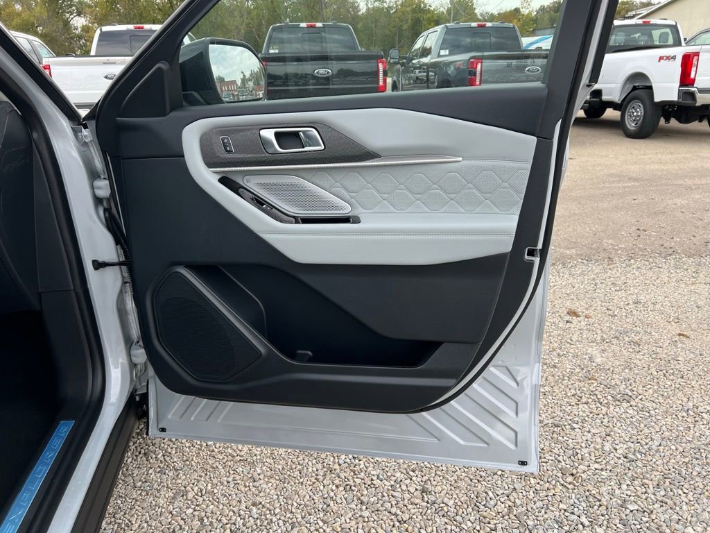 New 2026 Ford Explorer Platinum w/ LUX Leather Package image 19