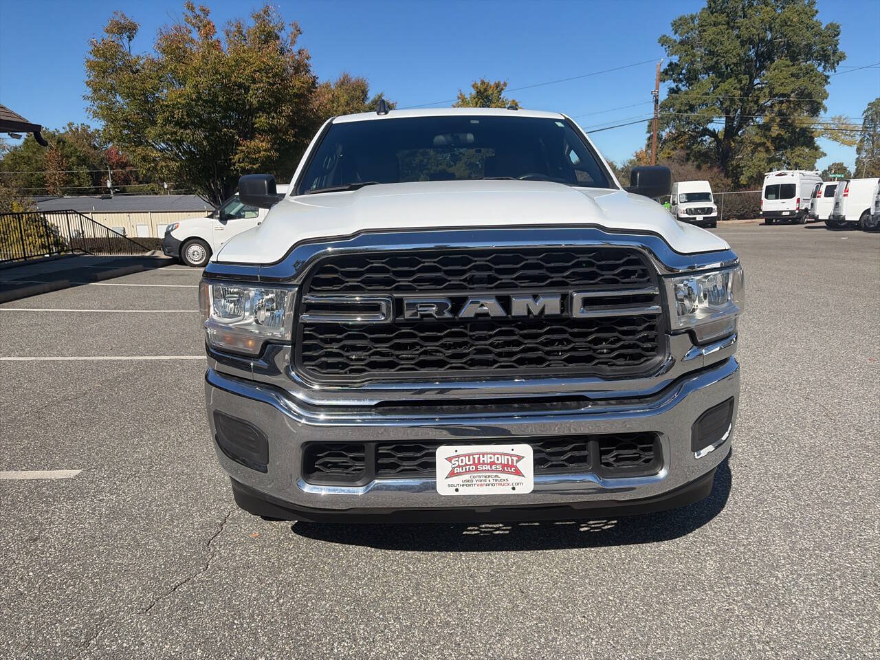 Used 2022 RAM 2500 Tradesman w/ Chrome Appearance Group RWD image 4