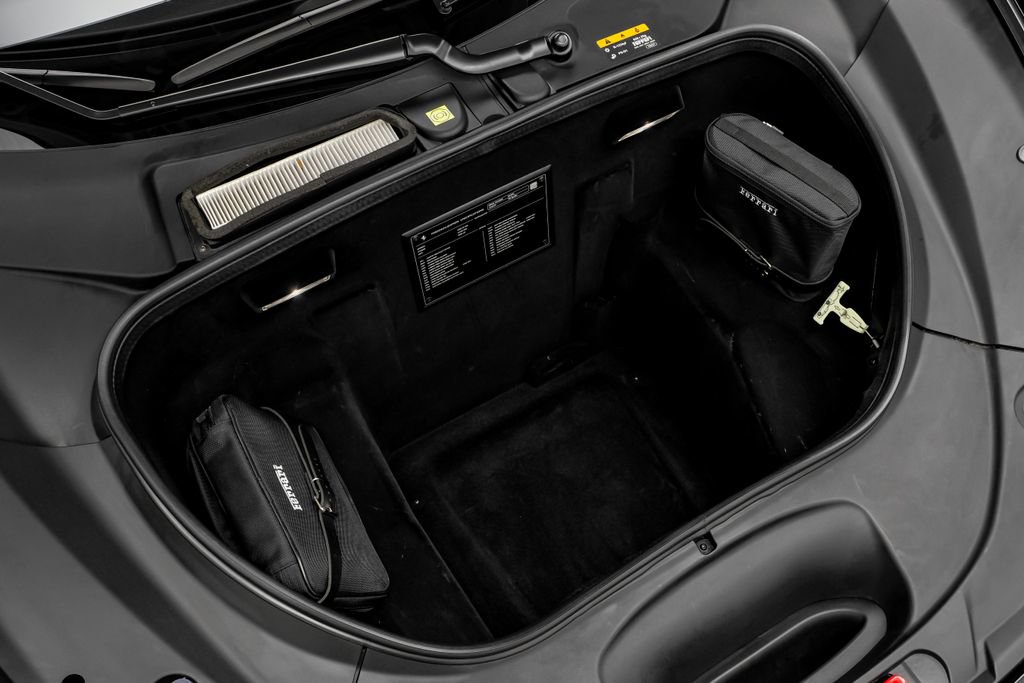Used 2022 Ferrari F8 Tributo RWD image 43
