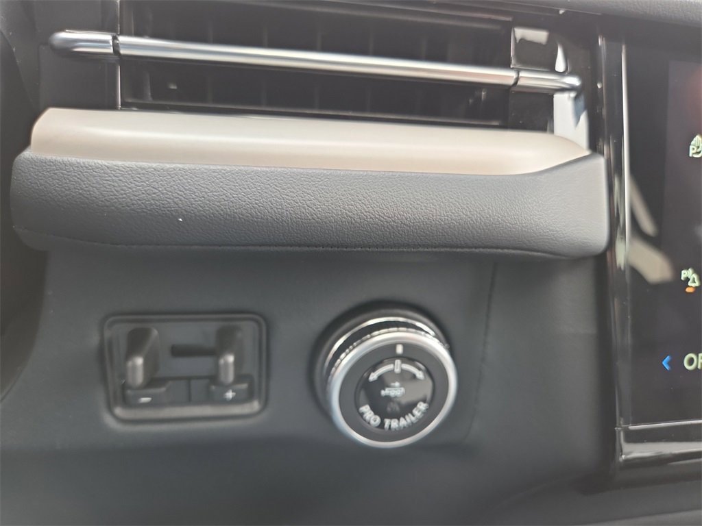 New 2026 Lincoln Navigator L Reserve w/ Jet Appearance Package image 17