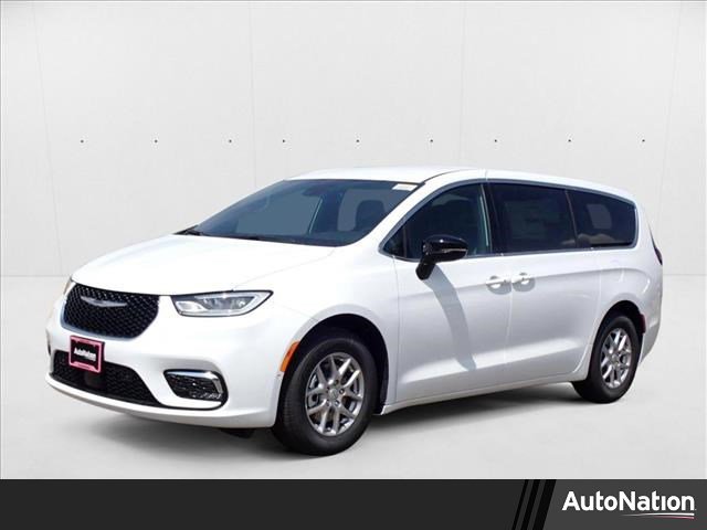 New 2025 Chrysler Pacifica Select