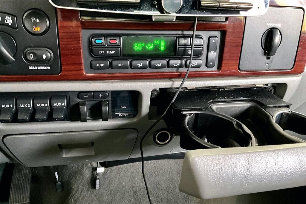 Used 2006 Ford F250 XL AWD/4WD image 14