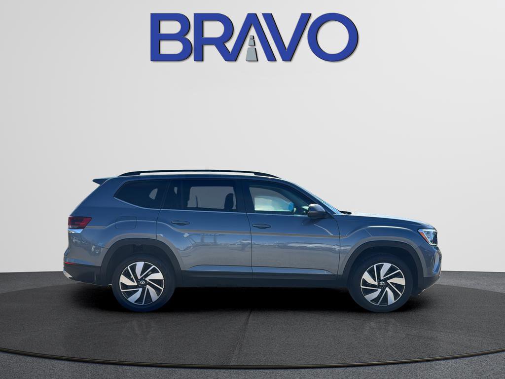 Used 2025 Volkswagen Atlas SE image 6