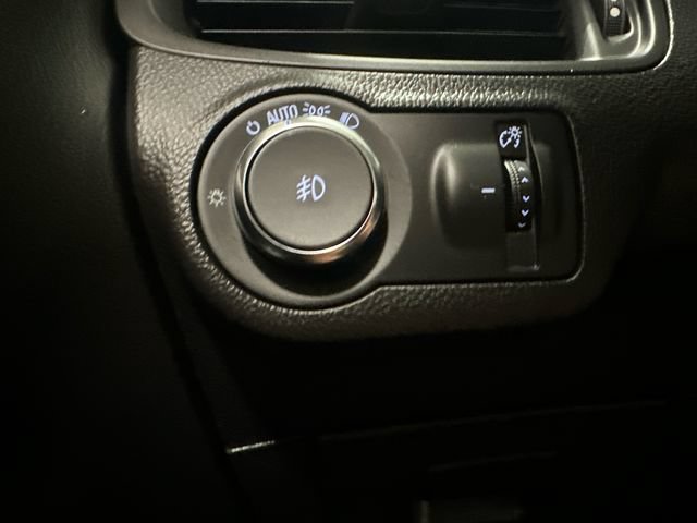 Used 2020 Buick Envision Essence w/ Experience Buick Package AWD/4WD image 23