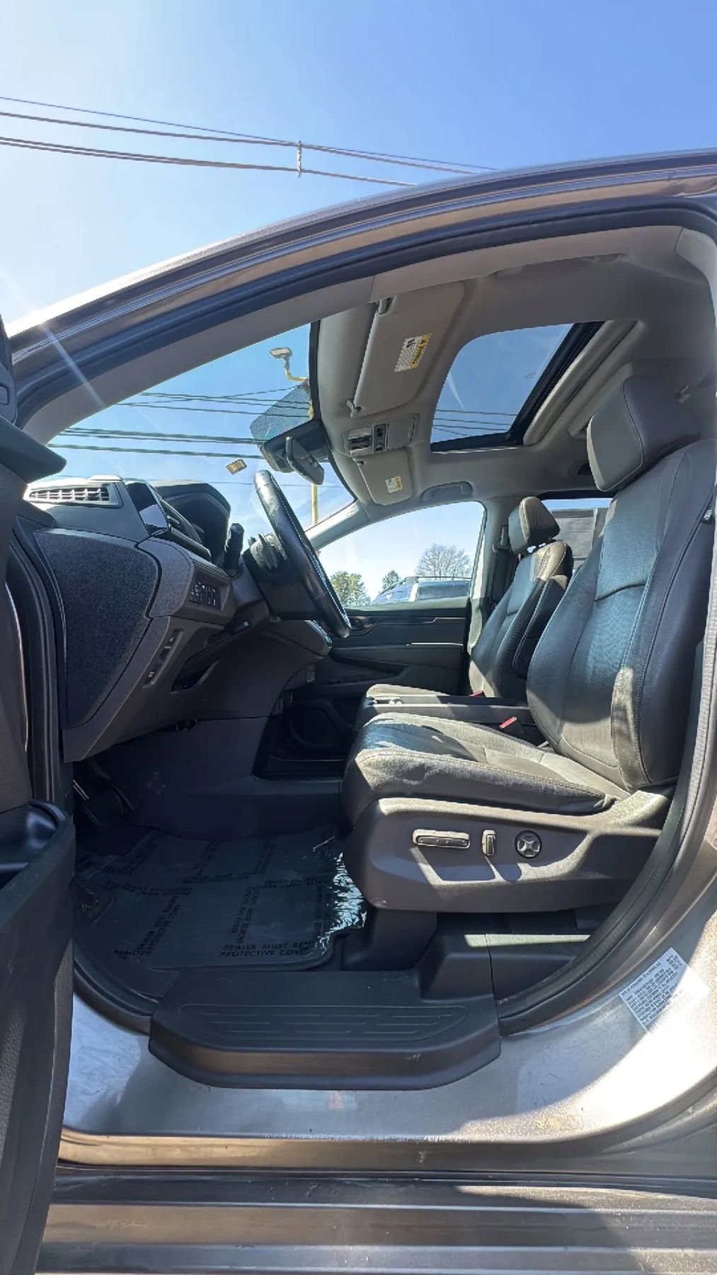 Used 2018 Honda Odyssey Elite image 11