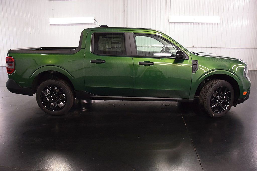 New 2025 Ford Maverick XLT w/ XLT Luxury Package AWD/4WD image 9