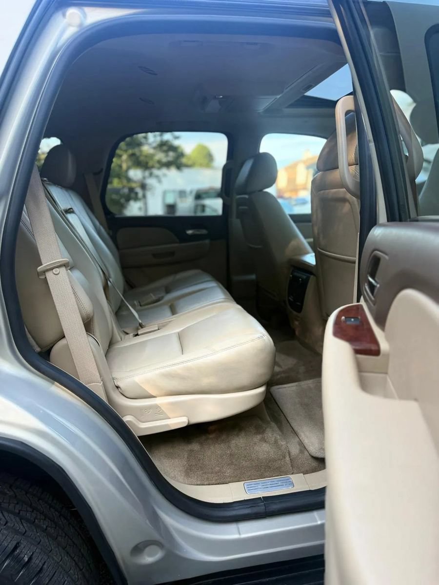 Used 2011 Chevrolet Tahoe LTZ AWD/4WD image 26