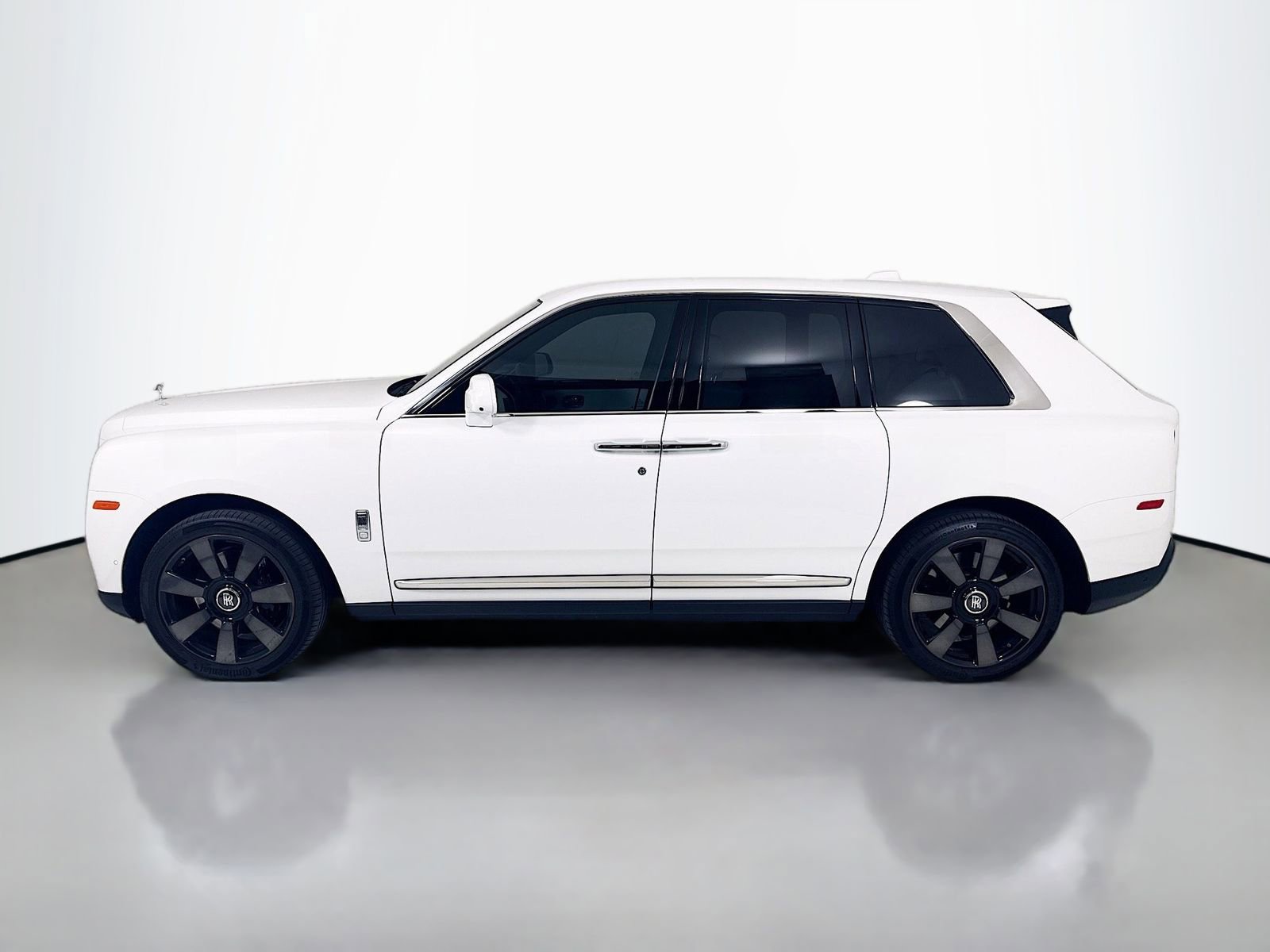 Used 2021 Rolls-Royce Cullinan AWD/4WD image 3