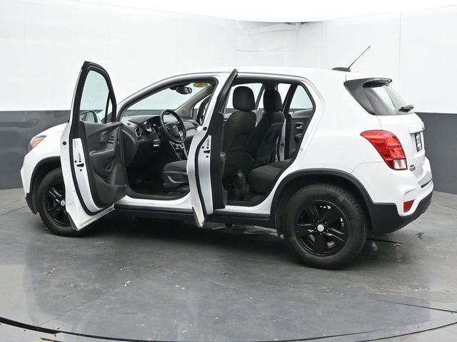 Used 2020 Chevrolet Trax LS FWD image 34