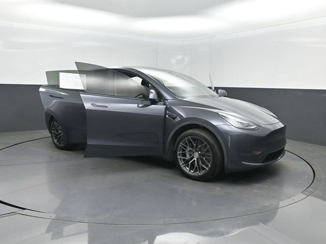 Used 2021 Tesla Model Y Long Range AWD/4WD image 31