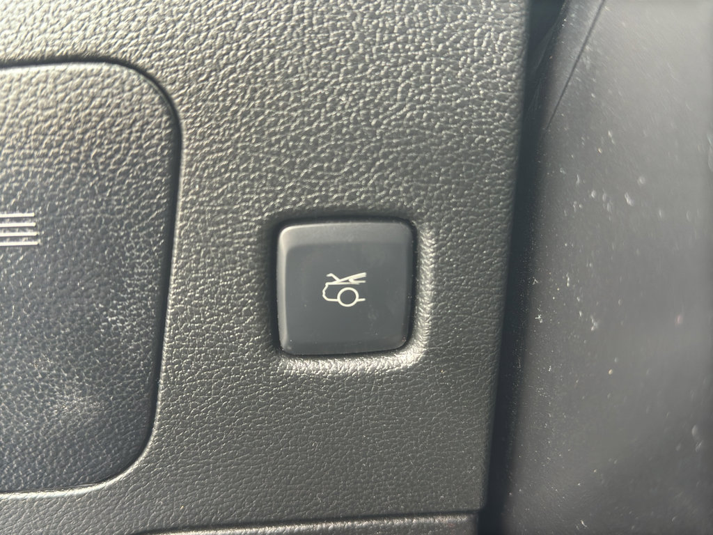 Used 2017 Ford Mustang Coupe image 32