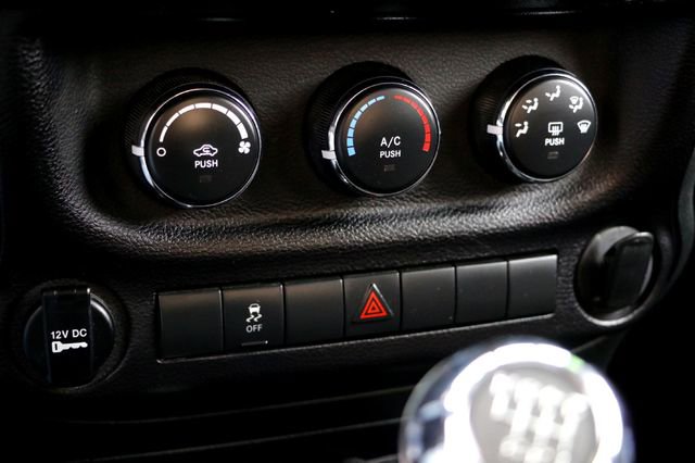 Used 2015 Jeep Wrangler Unlimited Willys image 19