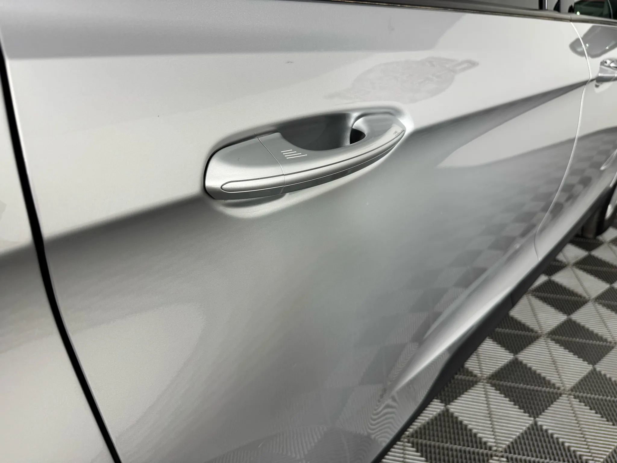 Used 2017 Ford Edge SE image 27