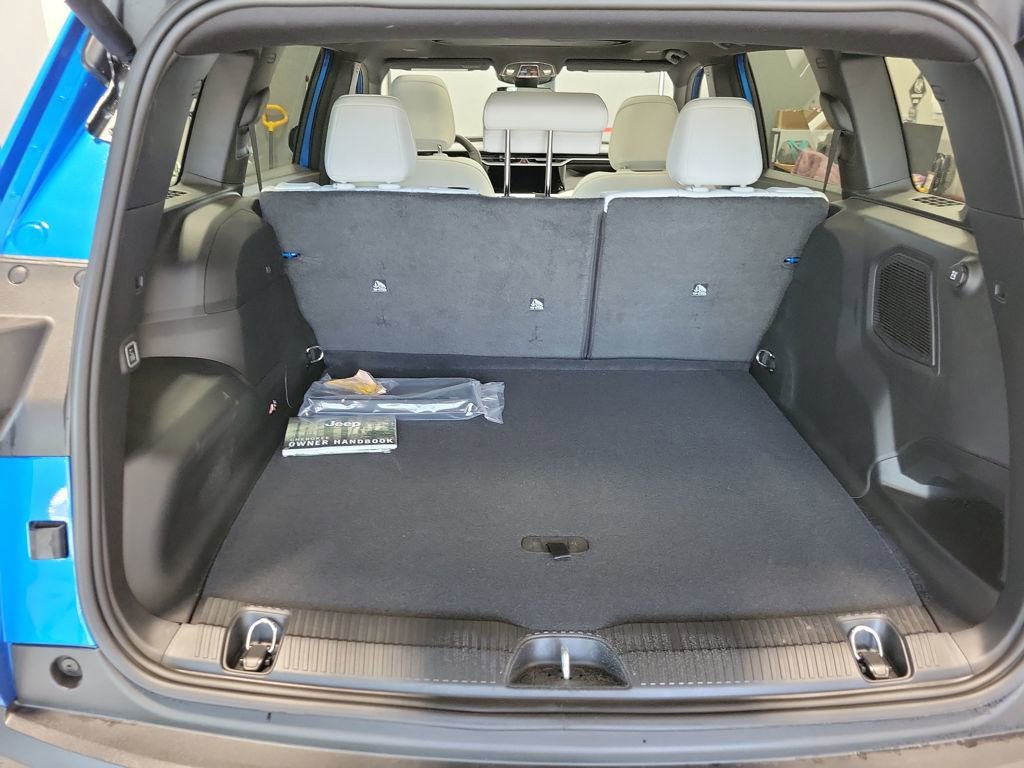 New 2026 Jeep Cherokee Overland w/ Trailer Tow Group image 8