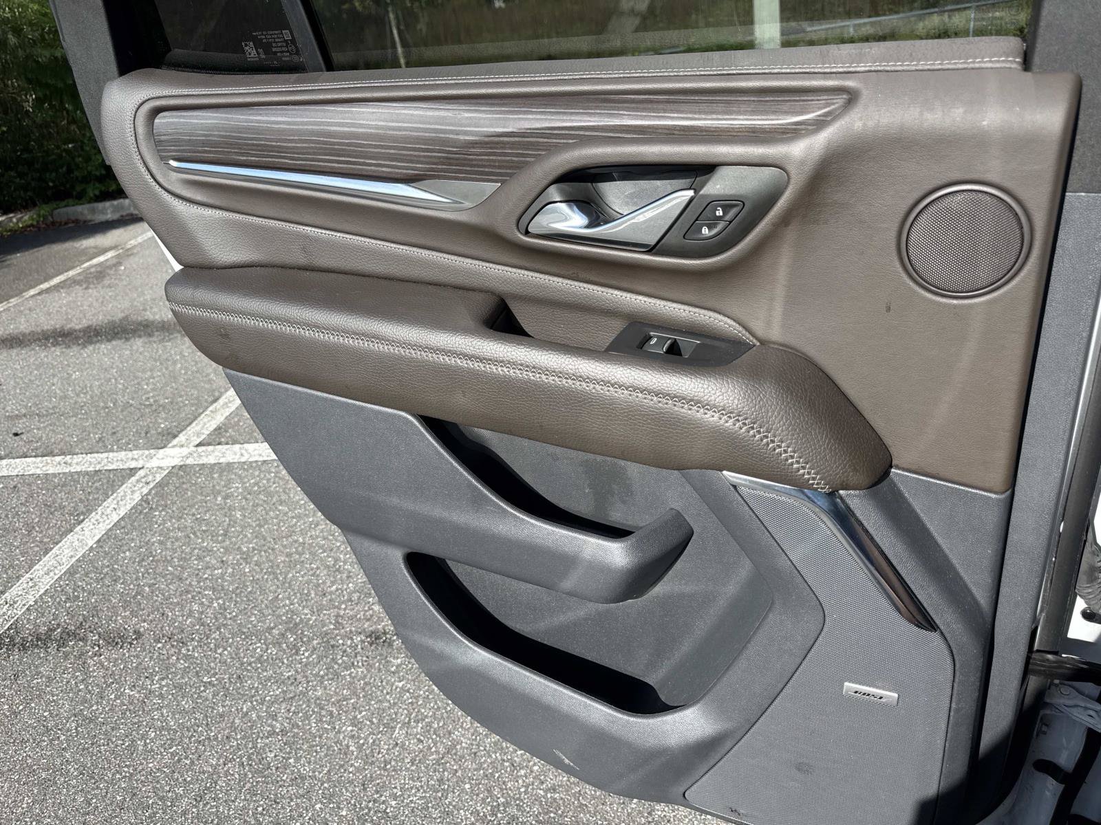 Used 2023 GMC Yukon Denali RWD image 9