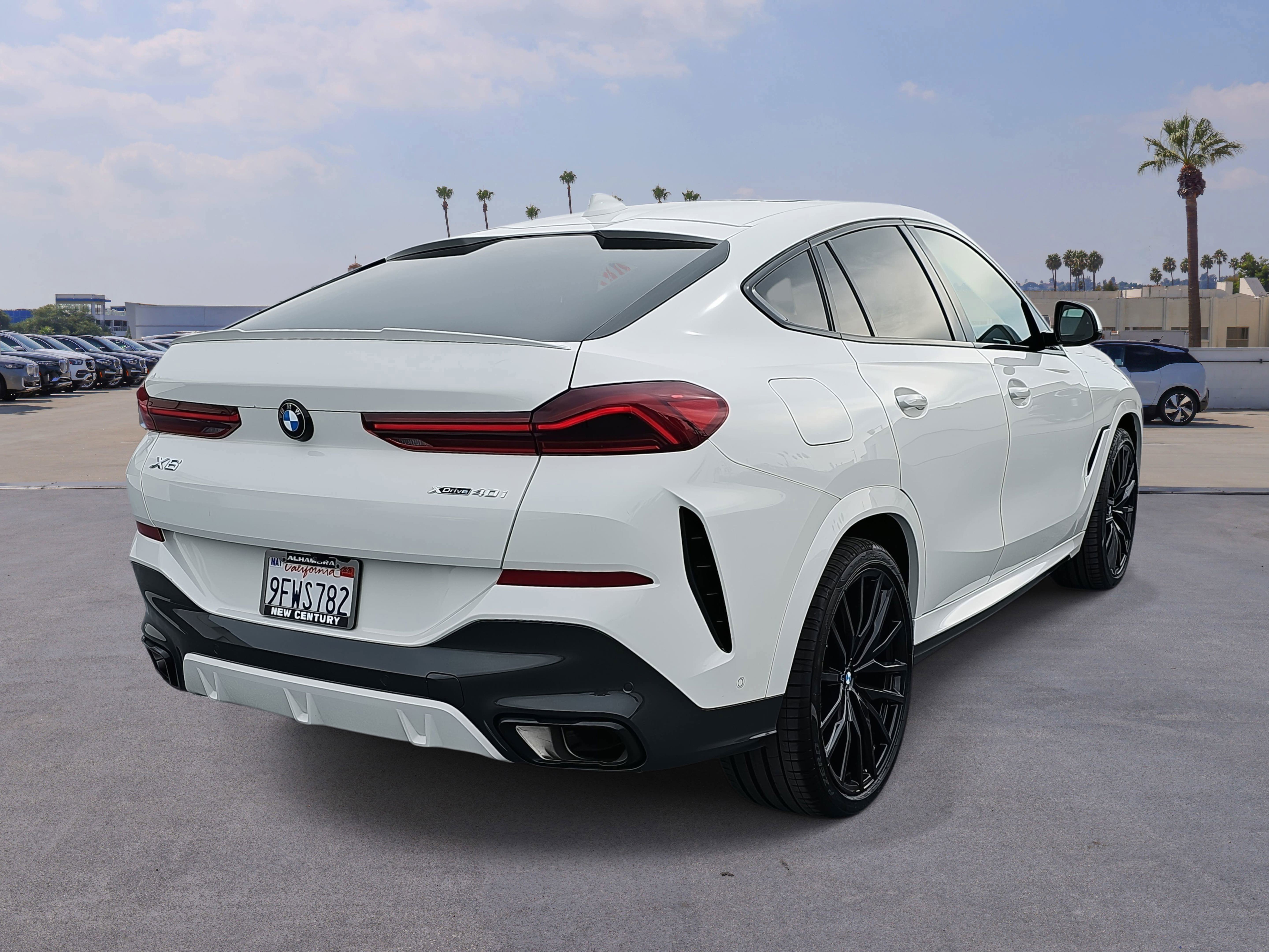 Used 2023 BMW X6 xDrive40i w/ M Sport Package AWD/4WD image 5