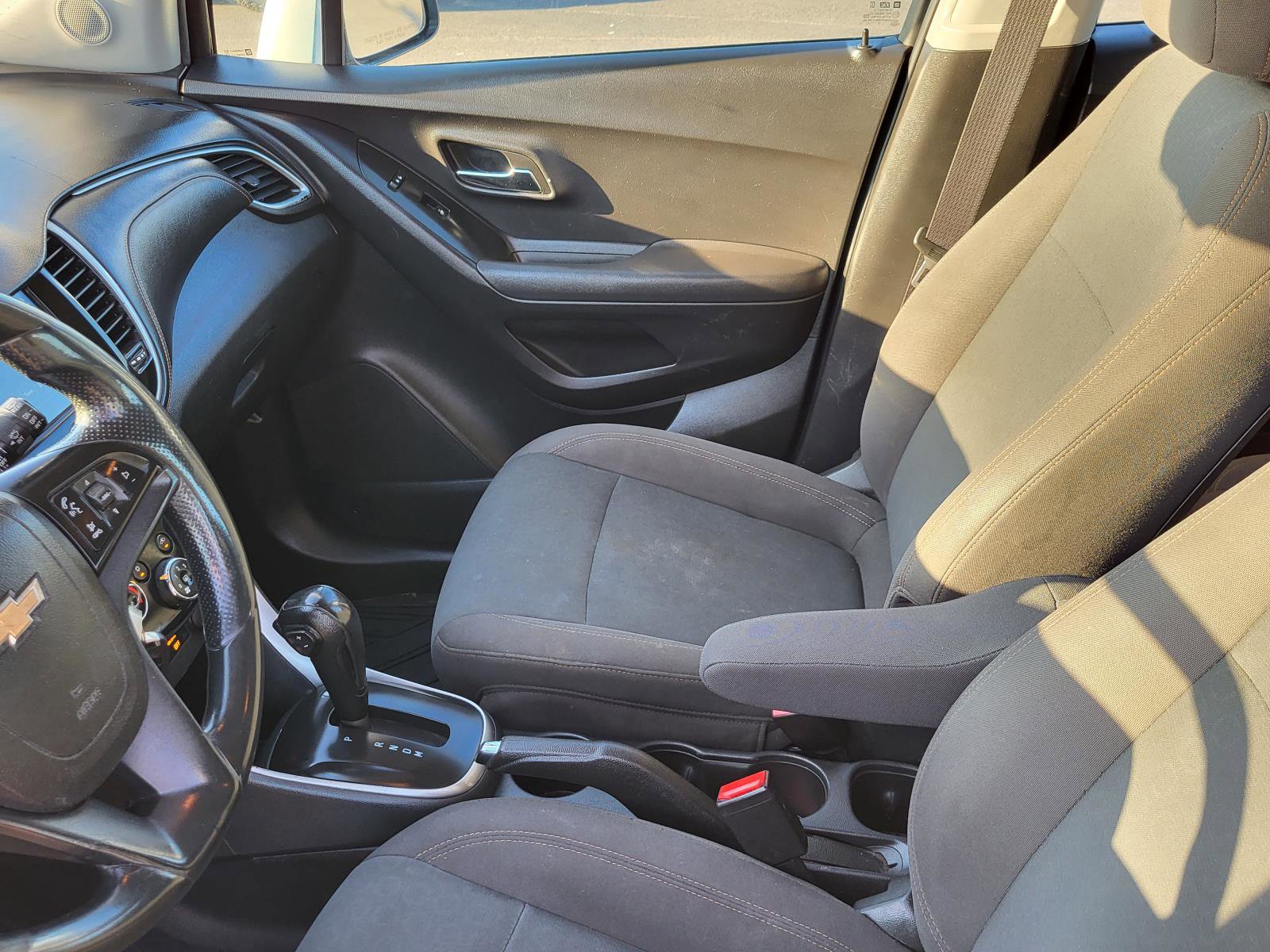 Used 2018 Chevrolet Trax LS image 31