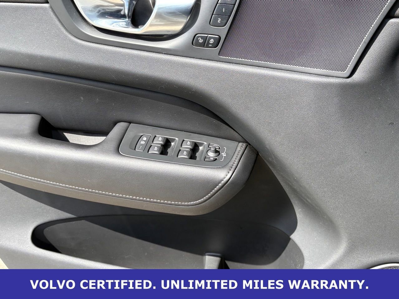 Certified 2023 Volvo XC60 B5 Plus w/ Climate Package image 25