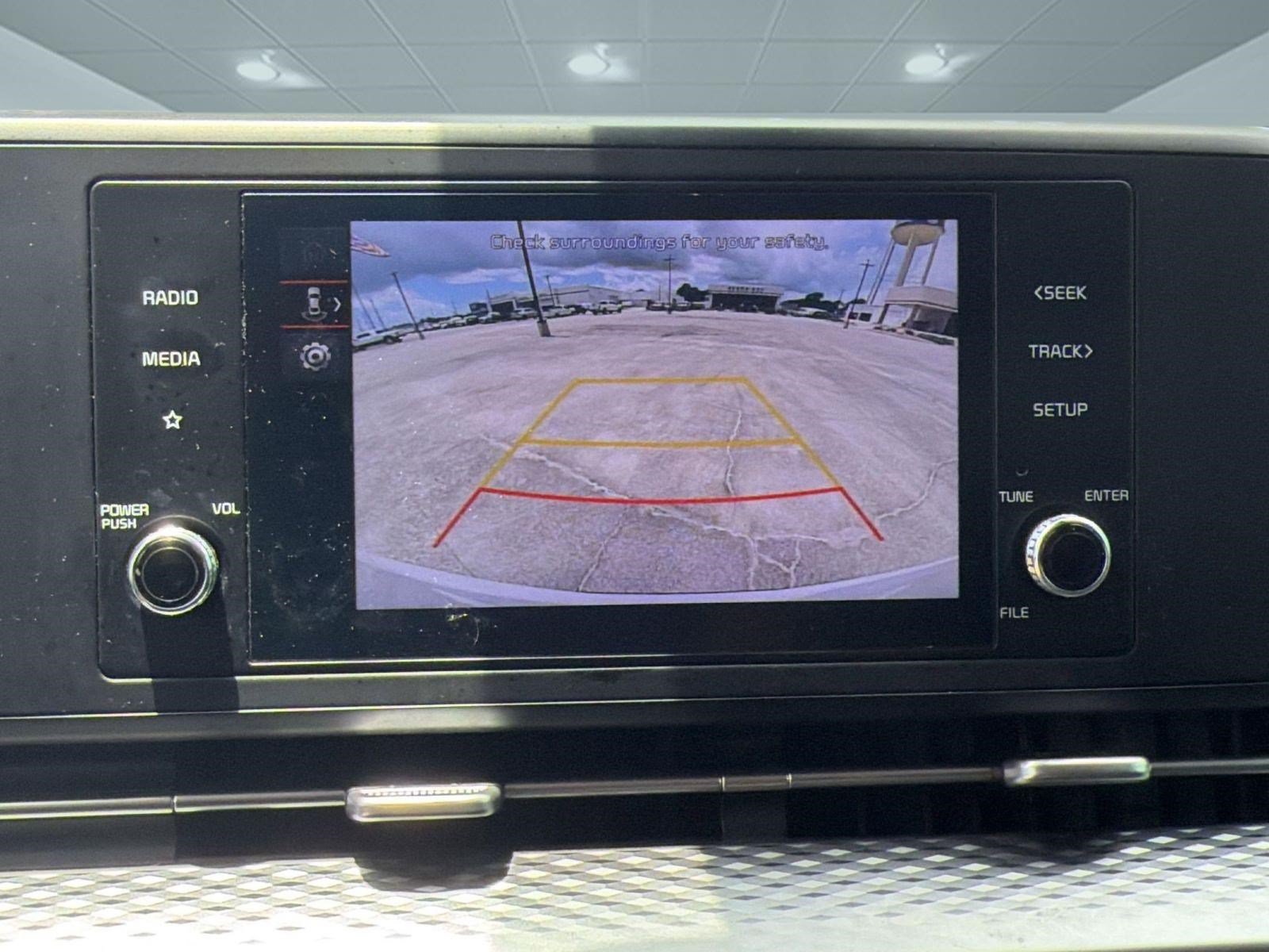 Used 2023 Kia Carnival LX FWD image 24