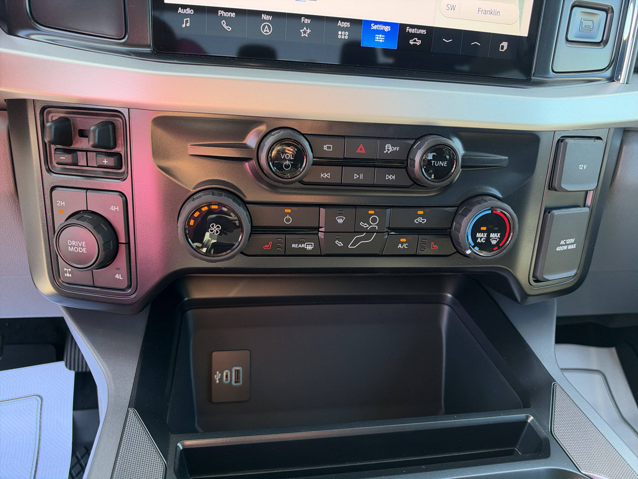 New 2027 Ford F250 XLT w/ XLT Premium Package AWD/4WD image 13