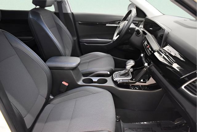 Used 2025 Kia Seltos S image 19
