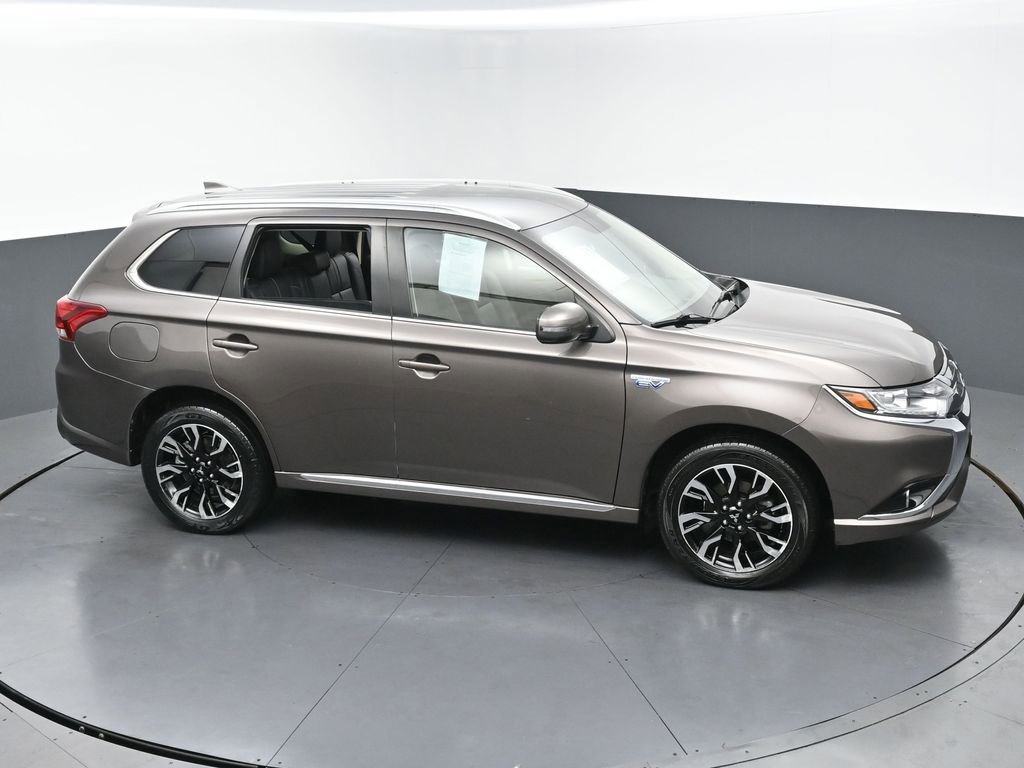 Used 2018 Mitsubishi Outlander SEL image 41