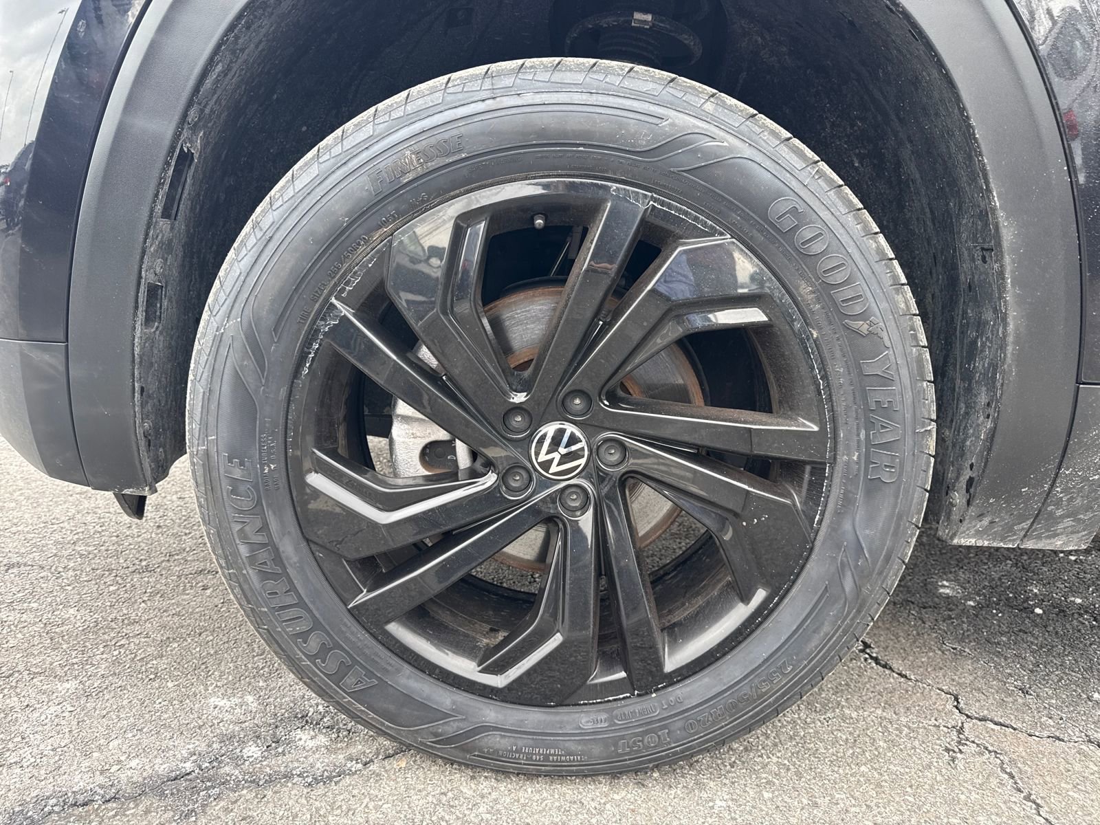 Certified 2023 Volkswagen Atlas SE w/ Black Wheel Package image 28