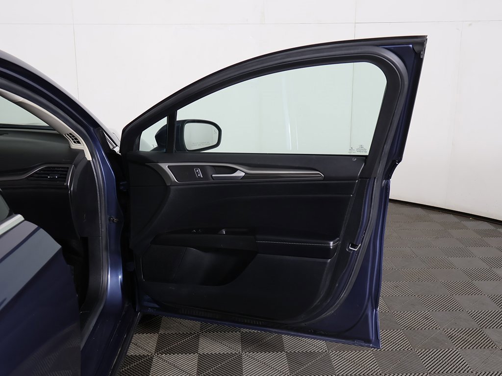 Used 2019 Ford Fusion SEL image 19