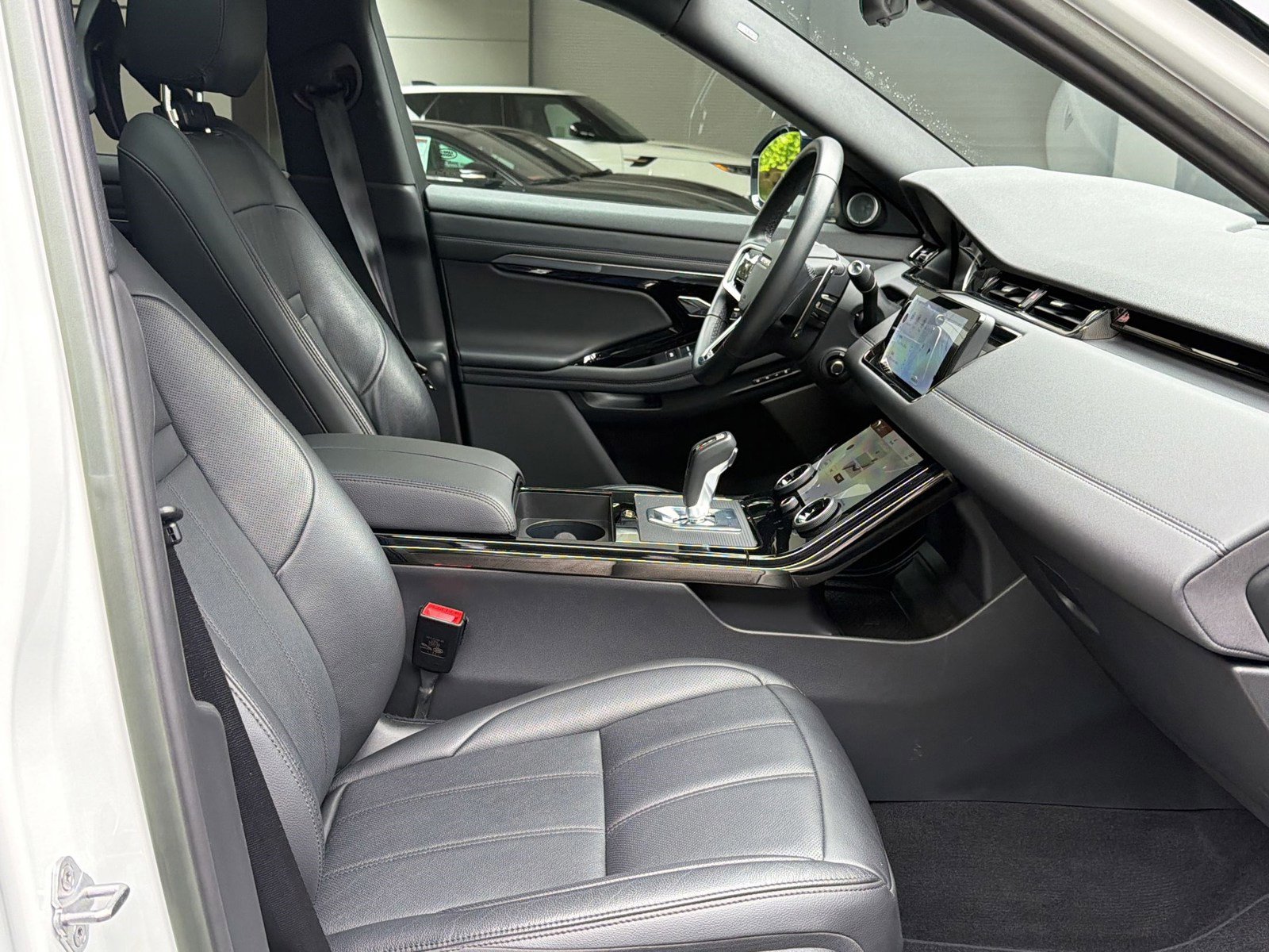 Used 2023 Land Rover Range Rover Evoque R-Dynamic SE AWD/4WD image 31