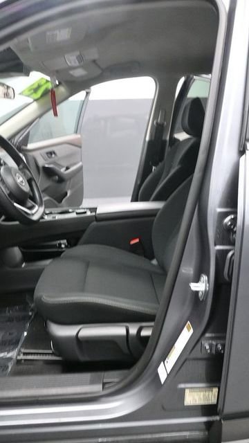 Used 2023 Nissan Rogue S AWD/4WD image 12
