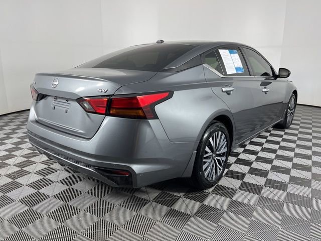 Used 2024 Nissan Altima 2.5 SV image 11