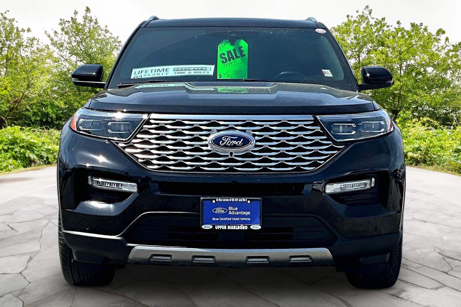 Used 2024 Ford Explorer Platinum w/ Technology Package image 3