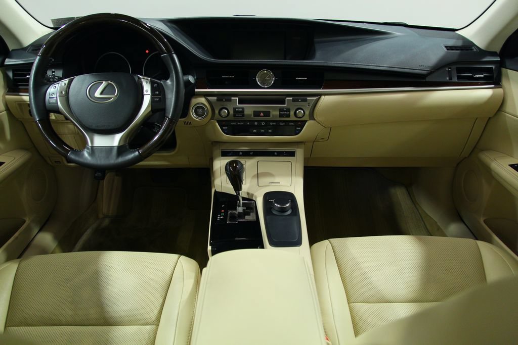 Used 2014 Lexus ES 350 w/ Premium Package FWD image 5