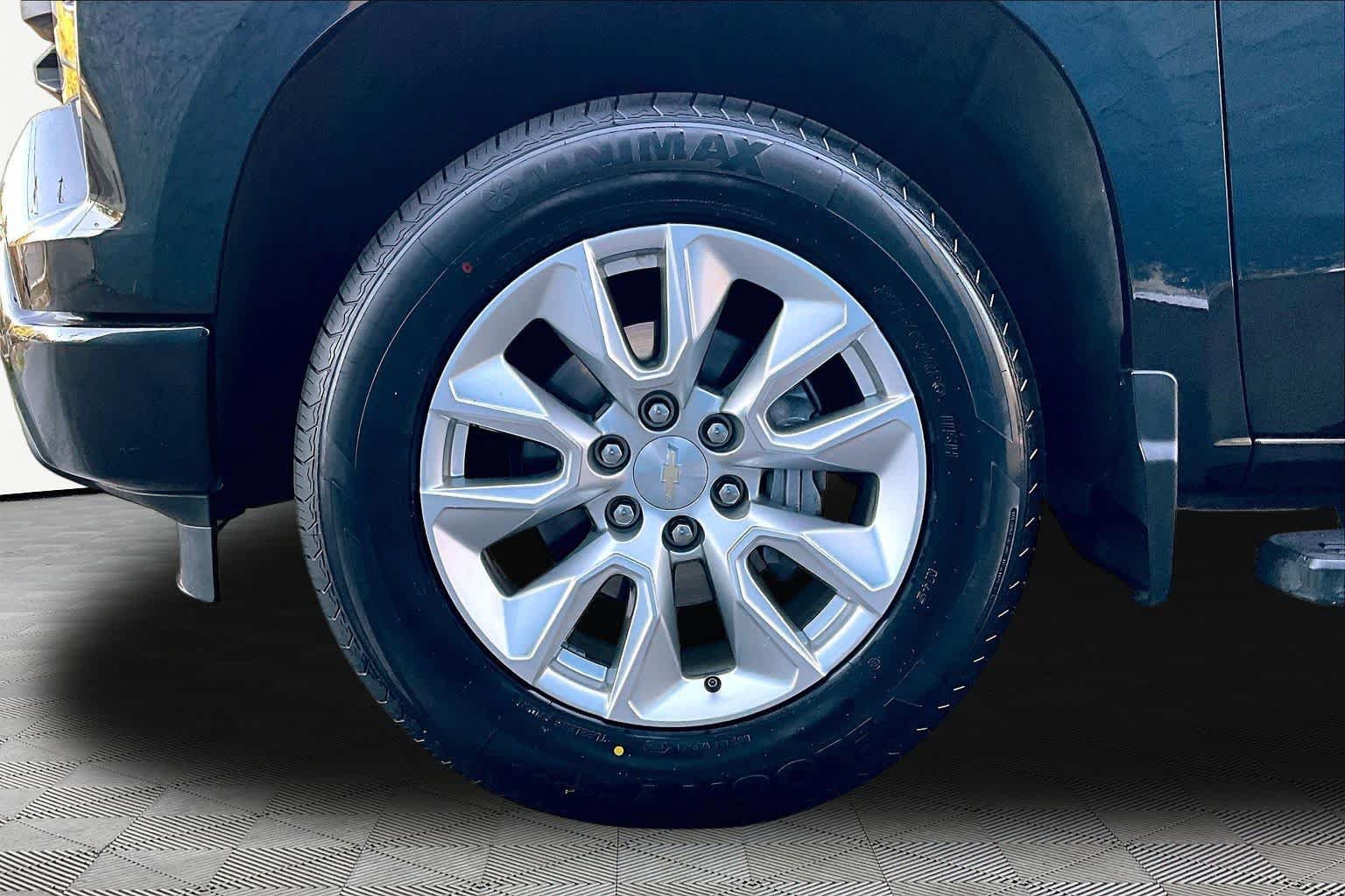 Used 2023 Chevrolet Silverado 1500 Custom RWD image 11