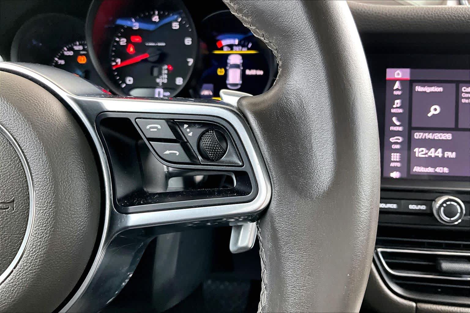 Used 2019 Porsche Macan AWD/4WD image 22