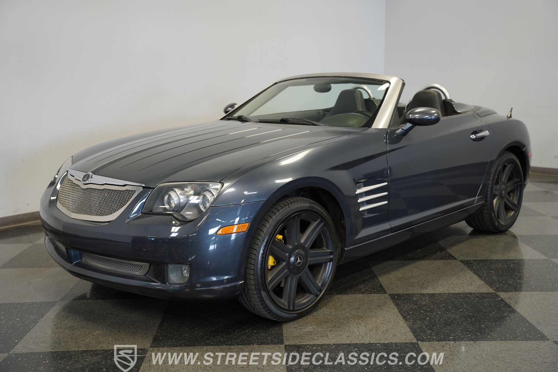 Used 2006 Chrysler Crossfire Limited image 5